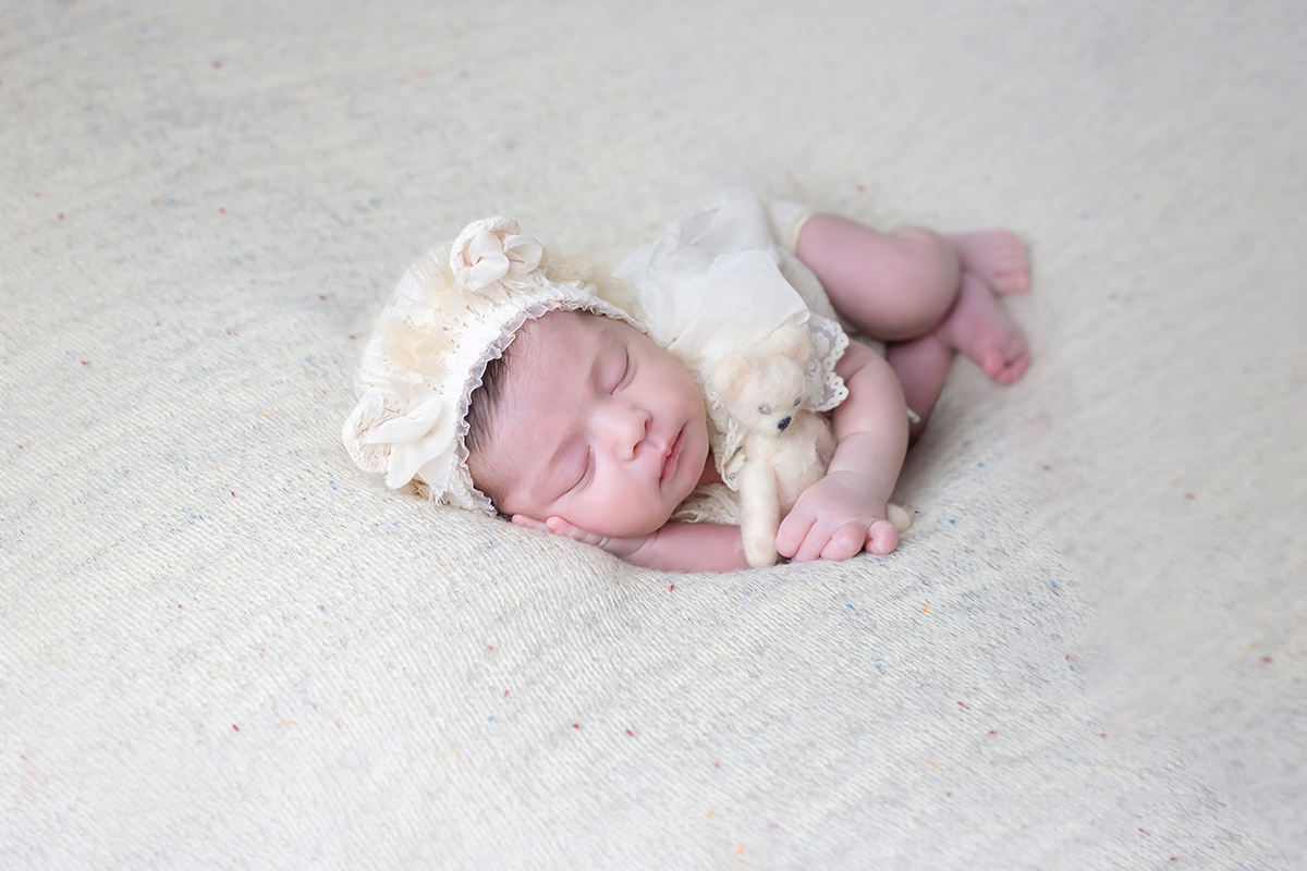 Fotos newborn da bebê Cecilia de 9 dias. Ensaio realizado na cidade de Pará de Minas. 