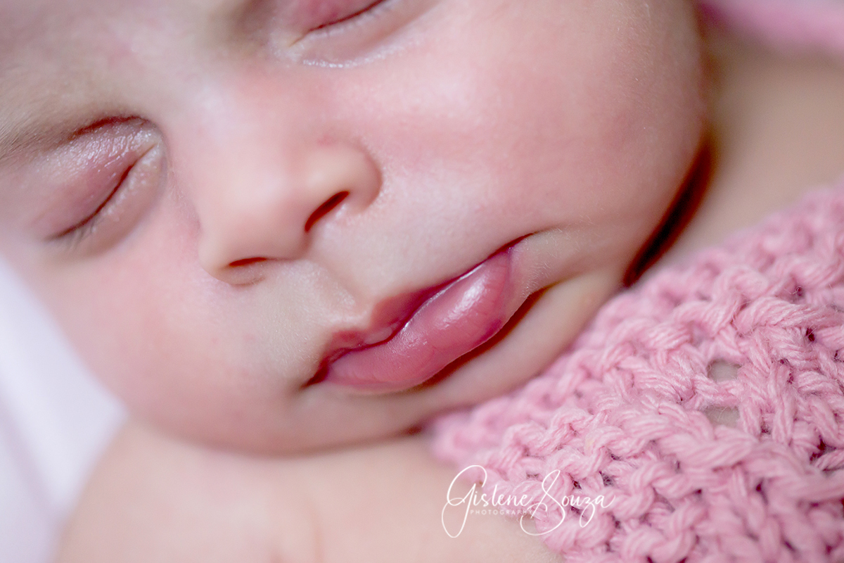 Foto macro de ensaio de newborn em Belo Horizonte.