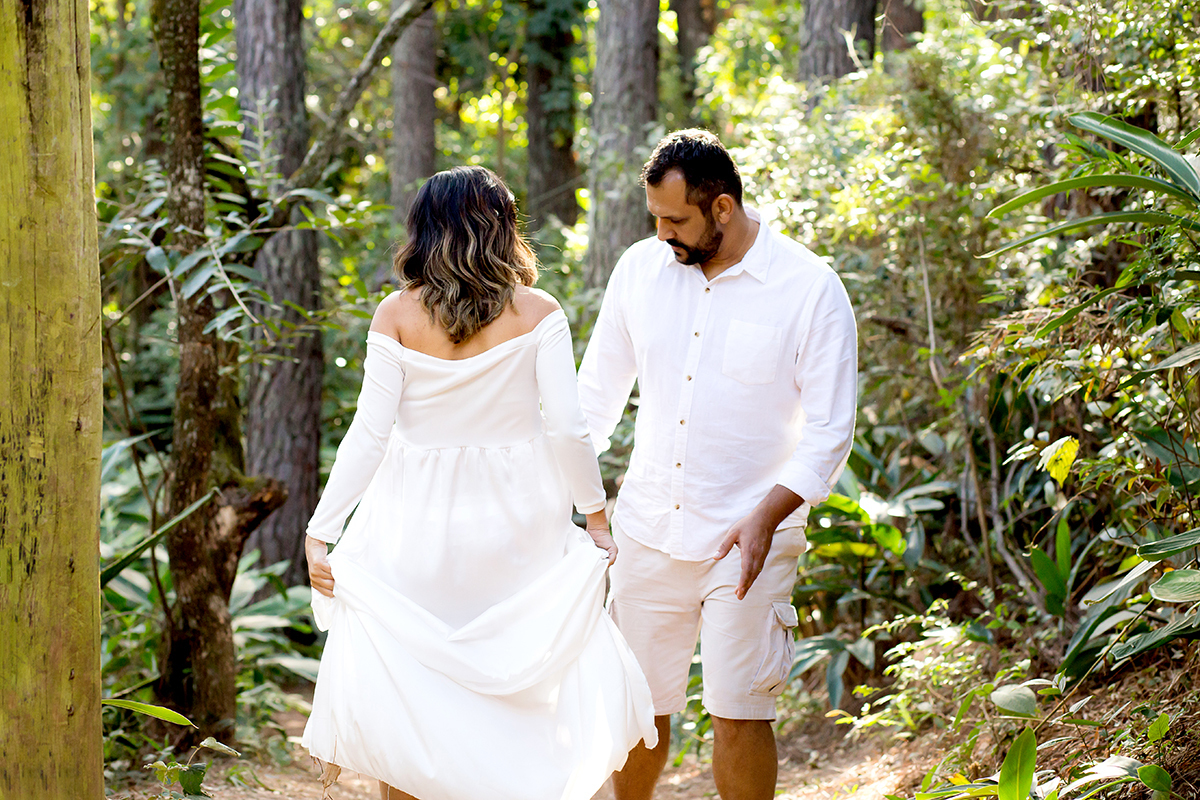 Fotografia de gestantes realizadas em ambiente externo em Belo Horizonte. Ensaio gestantes no Parque das Águas.