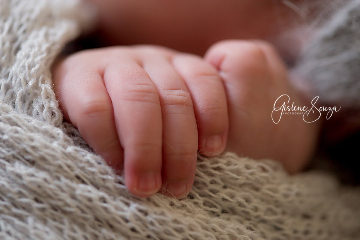 Foto macro mãozinha, ensaio de newborn em Belo Horizonte. 