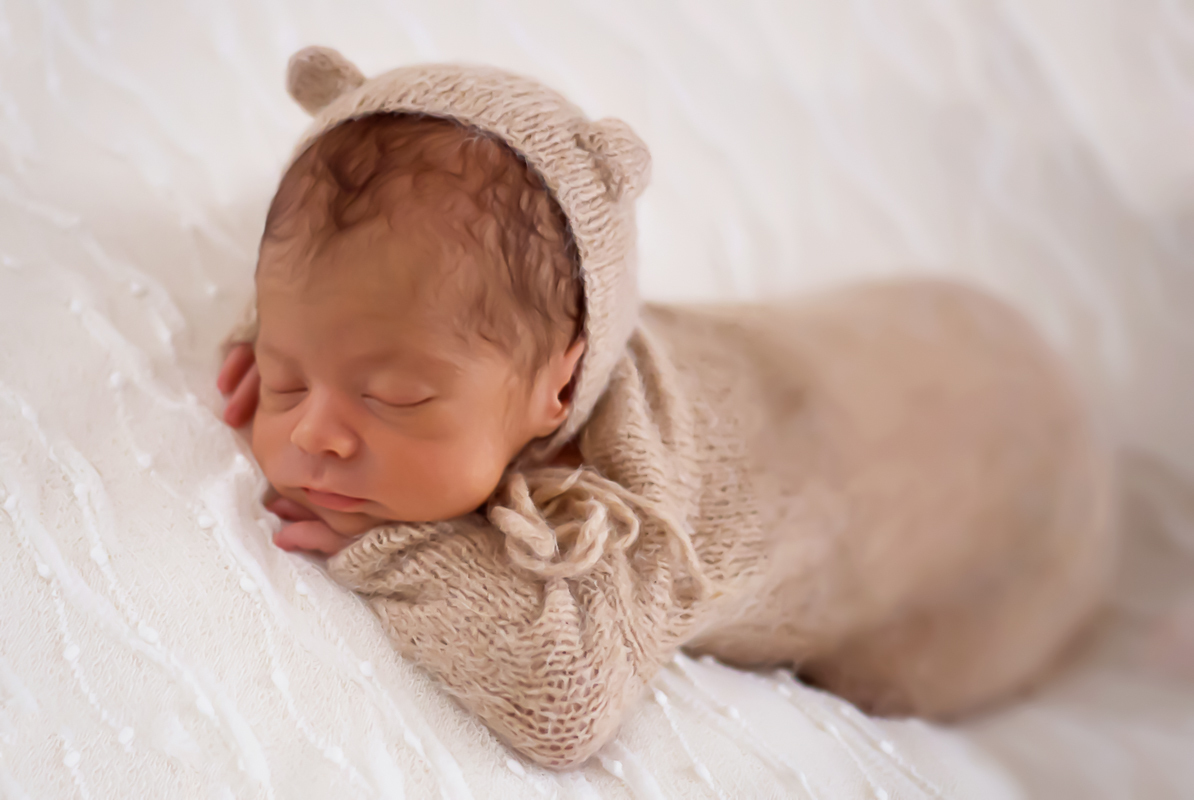 Ensaio de Newborn pose do bracinho no puff. Bebê Noah de 15 dias., realizado em Para de Minas
