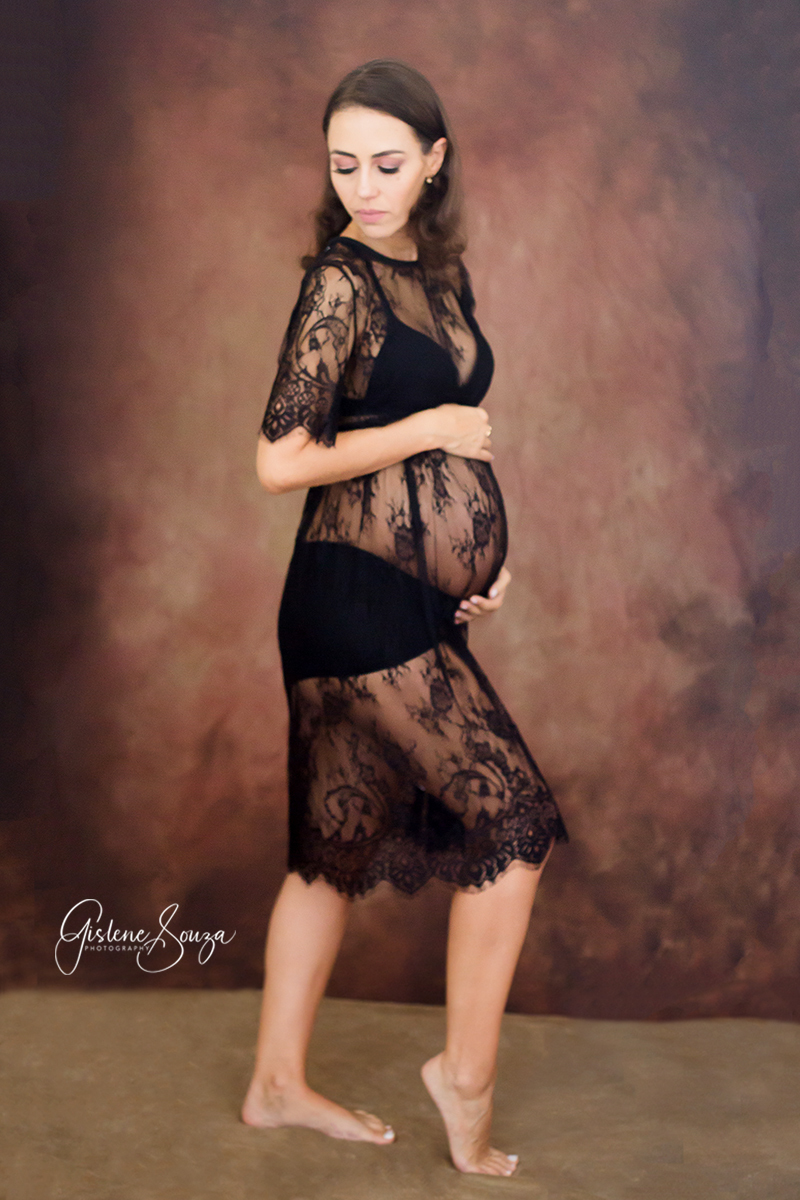 Ensaio de gestante em Pará de Minas. Fotos em estúdio.
