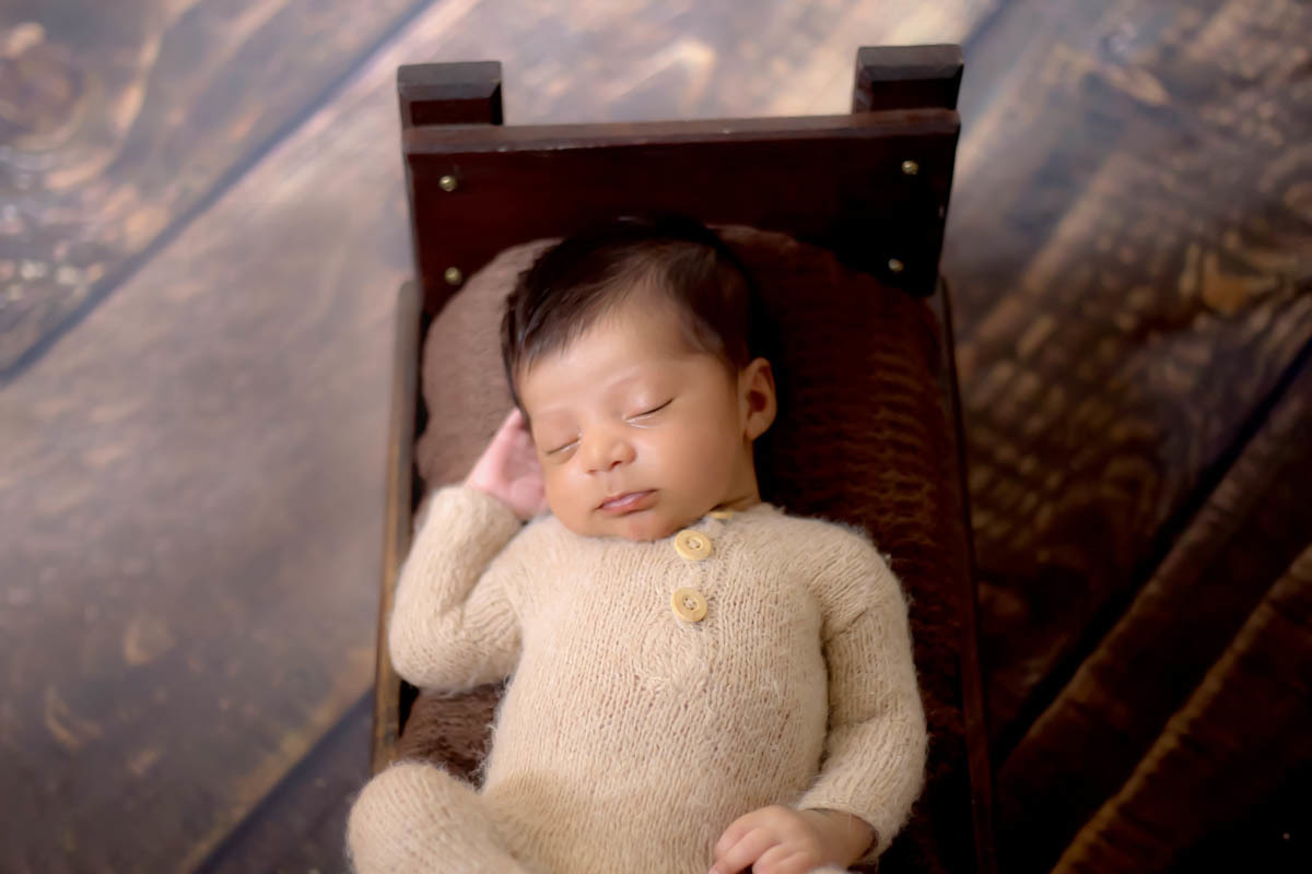 Ensaio de newborn no prop caminha. Fotografia realizada na cidade de Para de Minas.