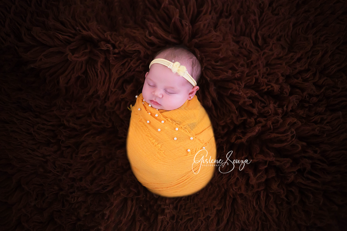 Ensaio Newborn Ana Clara, em Para de Minas; Pose n Puff.