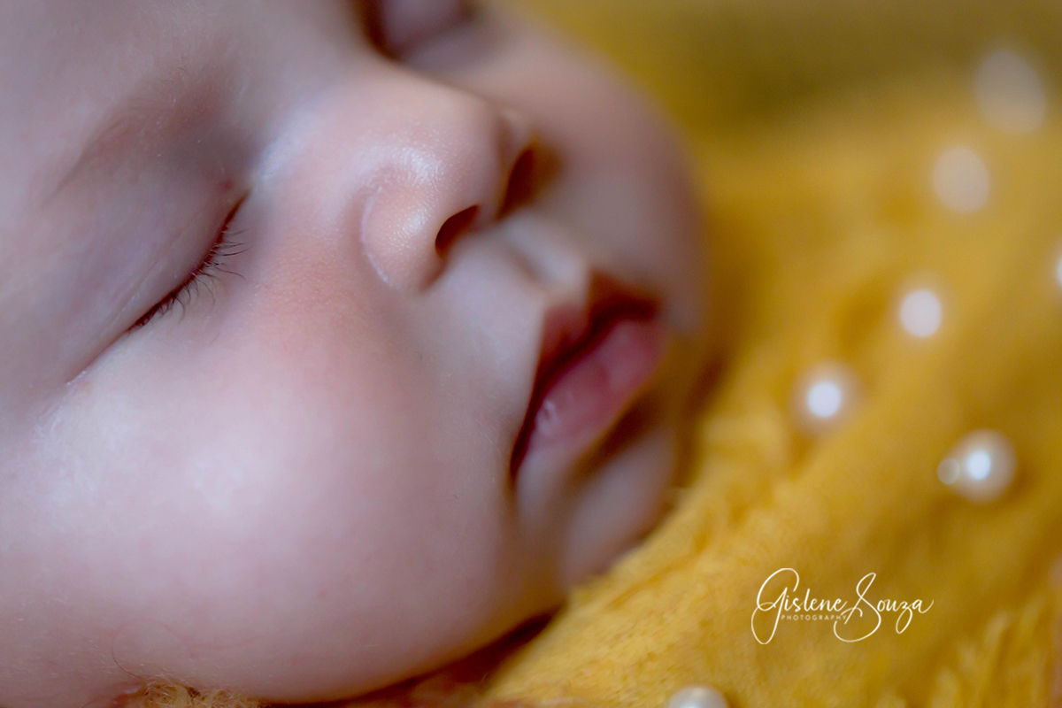Ensaio newborn da Ana Clara de 13 dias em Pará de Minas. Foto macro.