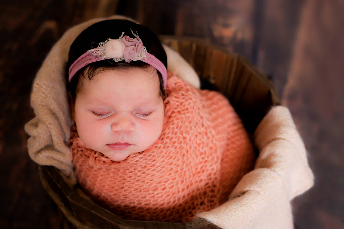 Fotografia de newborn da Valentina de 17 dias dias. Ensaio realizado em Pará de Minas, no prop baldinho.