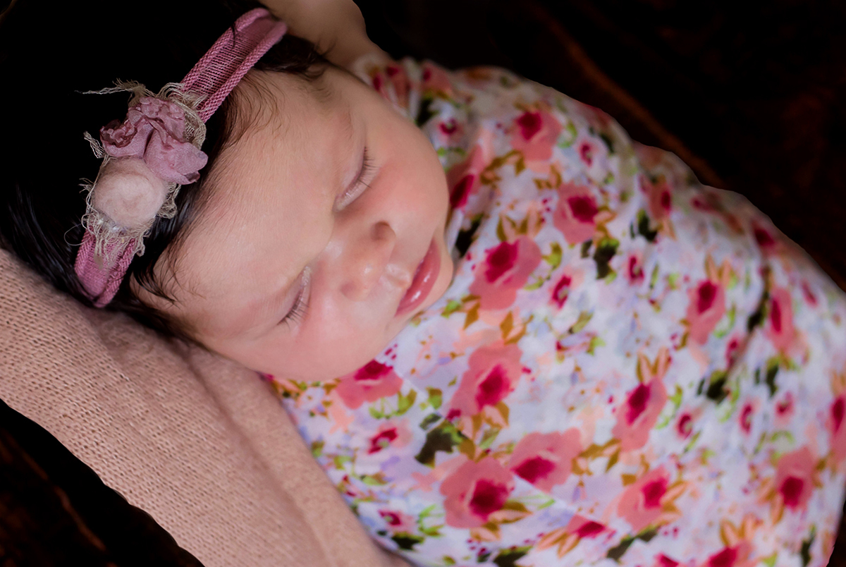Ensaio de newborn em Para de Minas da bebê Valentina de 17 dias.