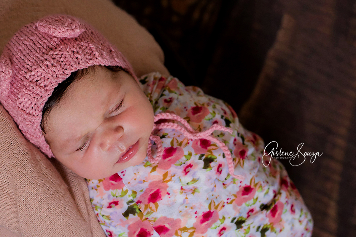 Book de recém nascido da Valentina. Uma bebê fofa de 17 dias em Parã de Minas.