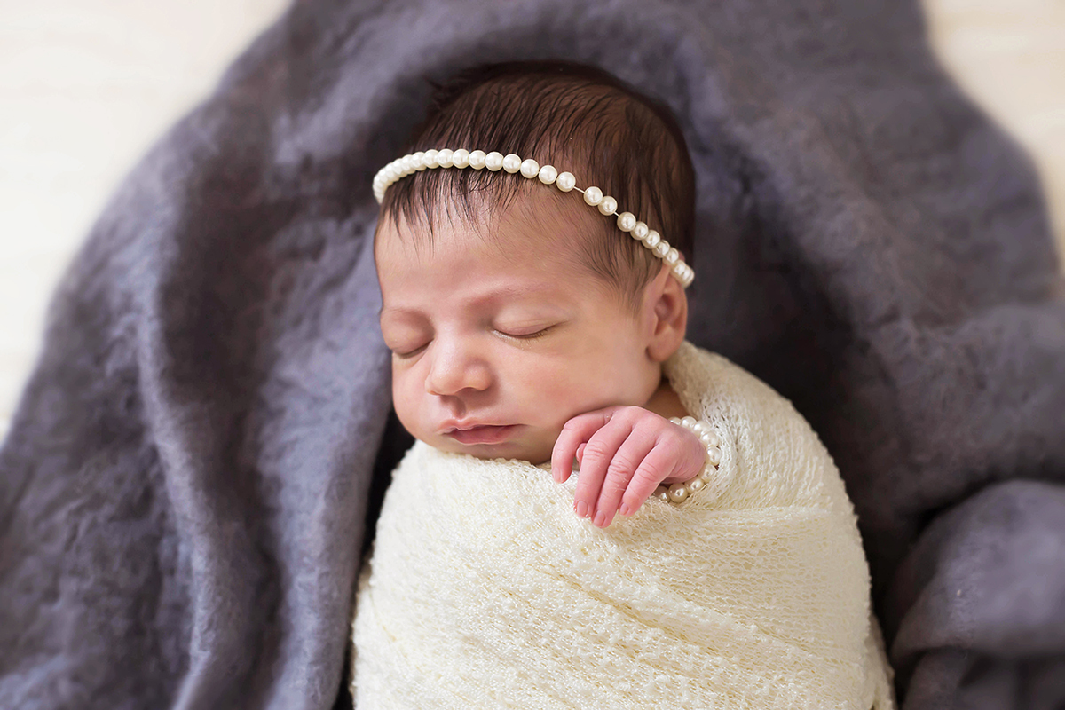 Ensaio de recém nascido em Pará de Minas, da bebê fofa Eloah de 7 dias.