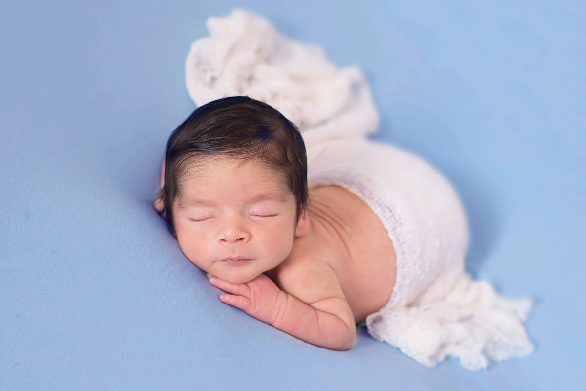 Fotografia de recém nascidos do Bernardo de 11 dias. Ensaio realizado em Pará de Minas