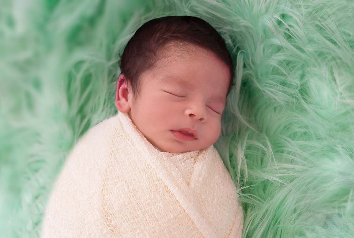 Bernardo de 11 dias em seu Newborn em Pará de Minas