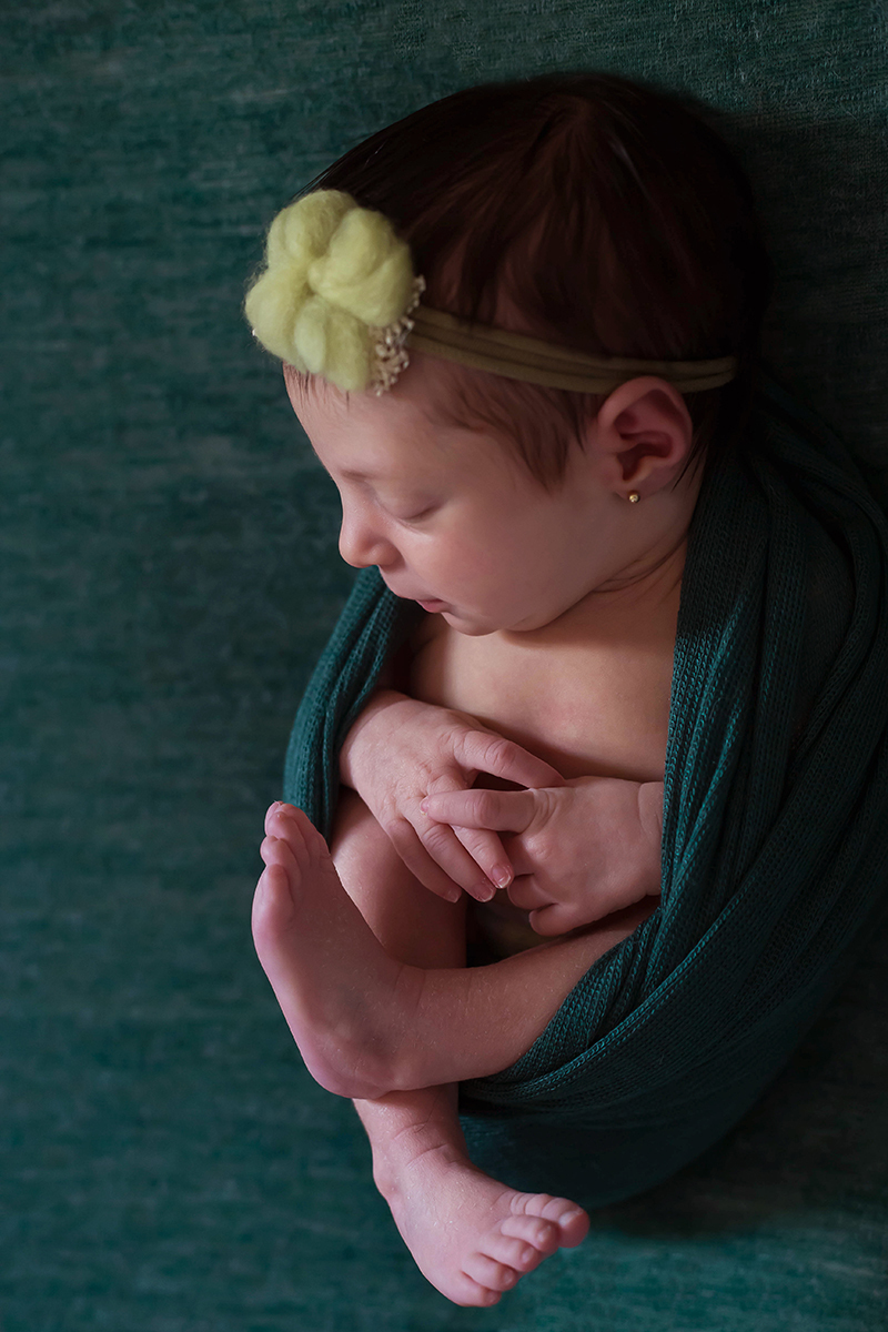 Maria Luísa em suas fotos de recém nascidos em Para de Minas