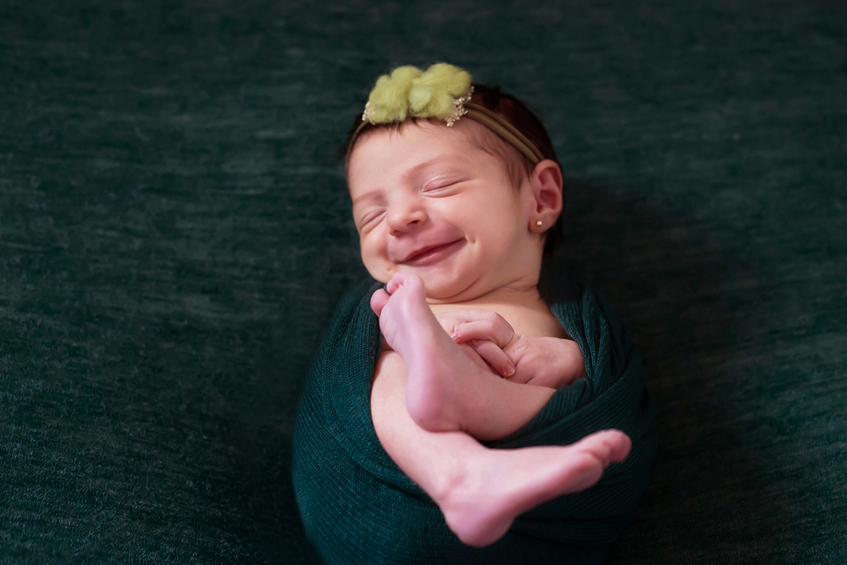 Fotografia de recém nascido da Maria Luísa de 19 dias, em Pará de Minas