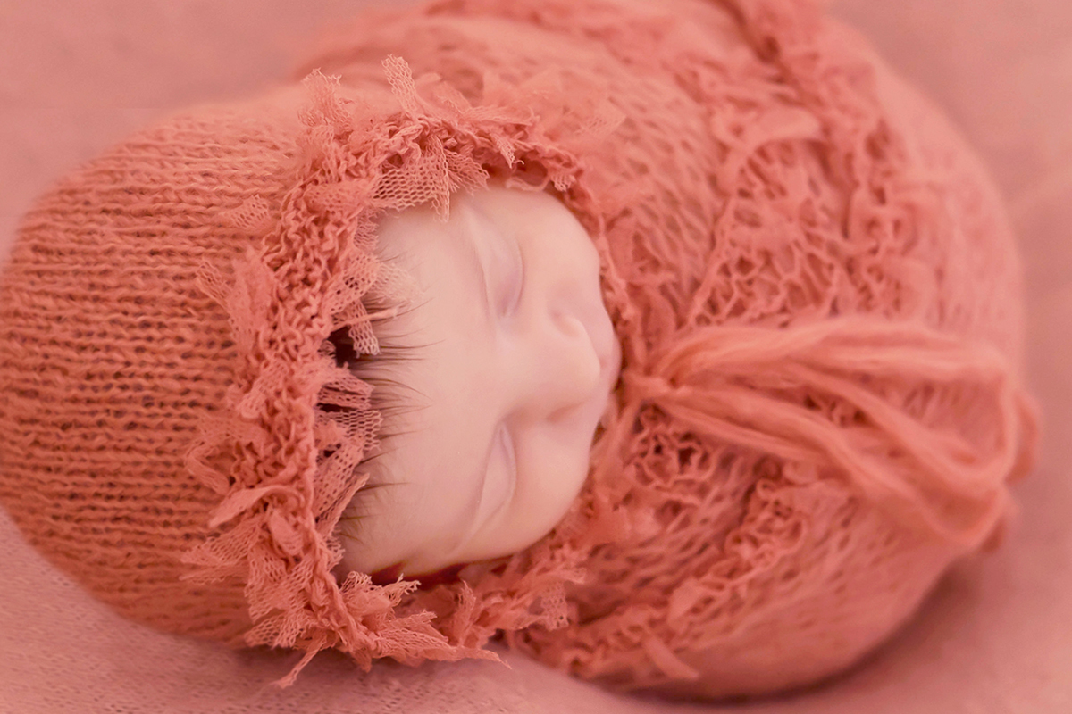 Maria Luísa em suas fotografias  de newborn em Pará de Minas