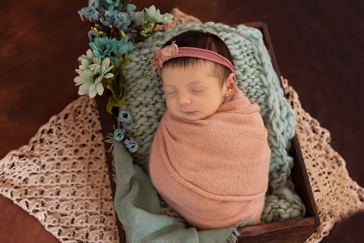 Maria Luísa no seu ensaio de newborn em Pará de Minas.