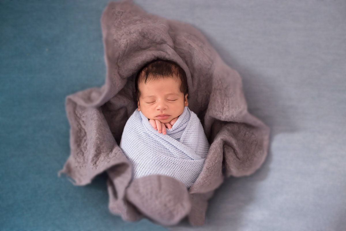 Fotografias de recém nascidos do José Miguel de 9 dias em Pará de Minas