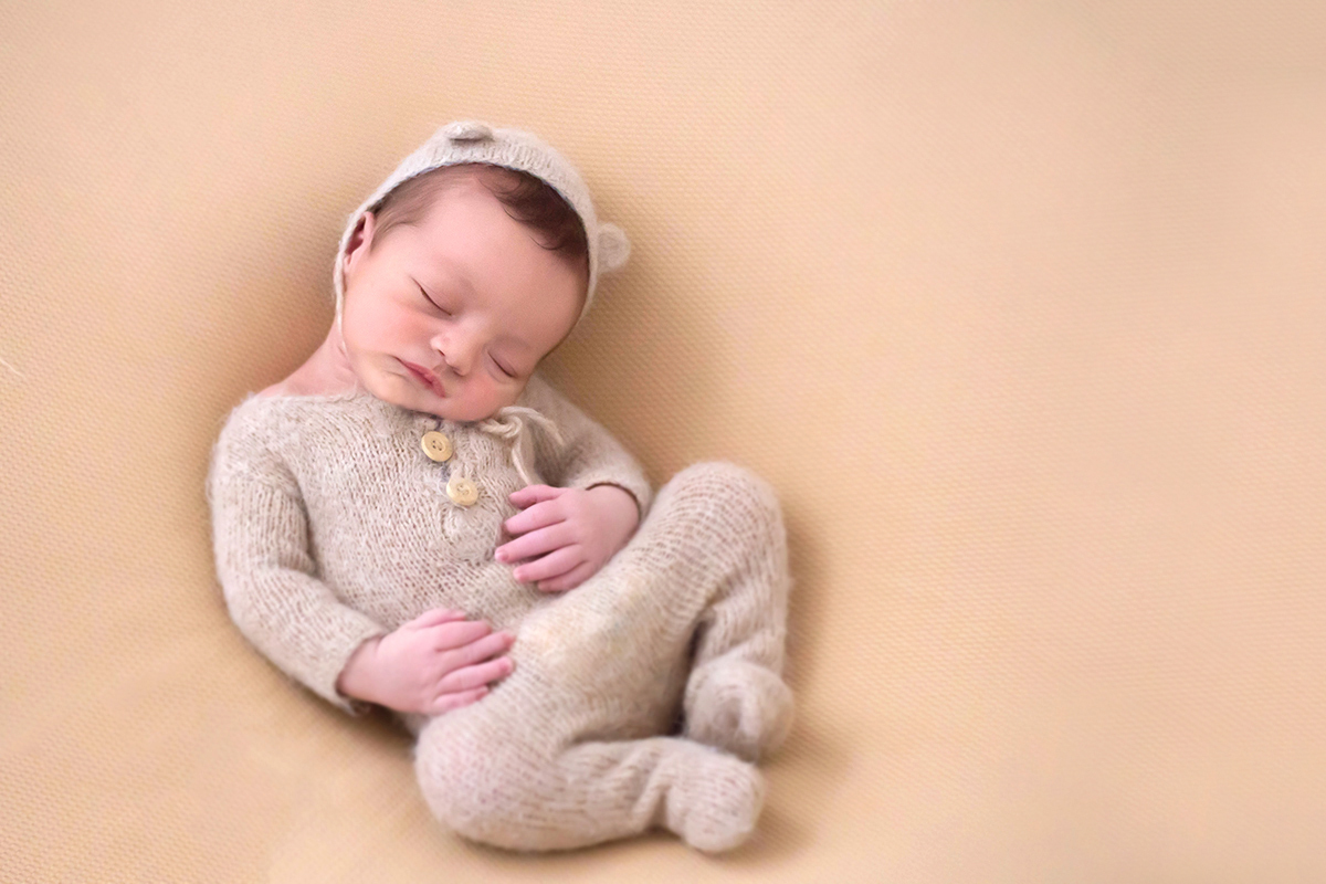 Primeiro em ensaio fotográfico da vida do Murilo de 8 dias. Ensaio de newborn em Pará de Minas.