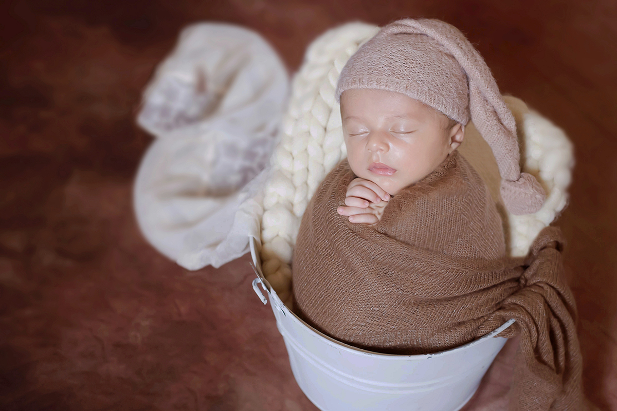 Fotos do Gael de 24 dias, no baldinho