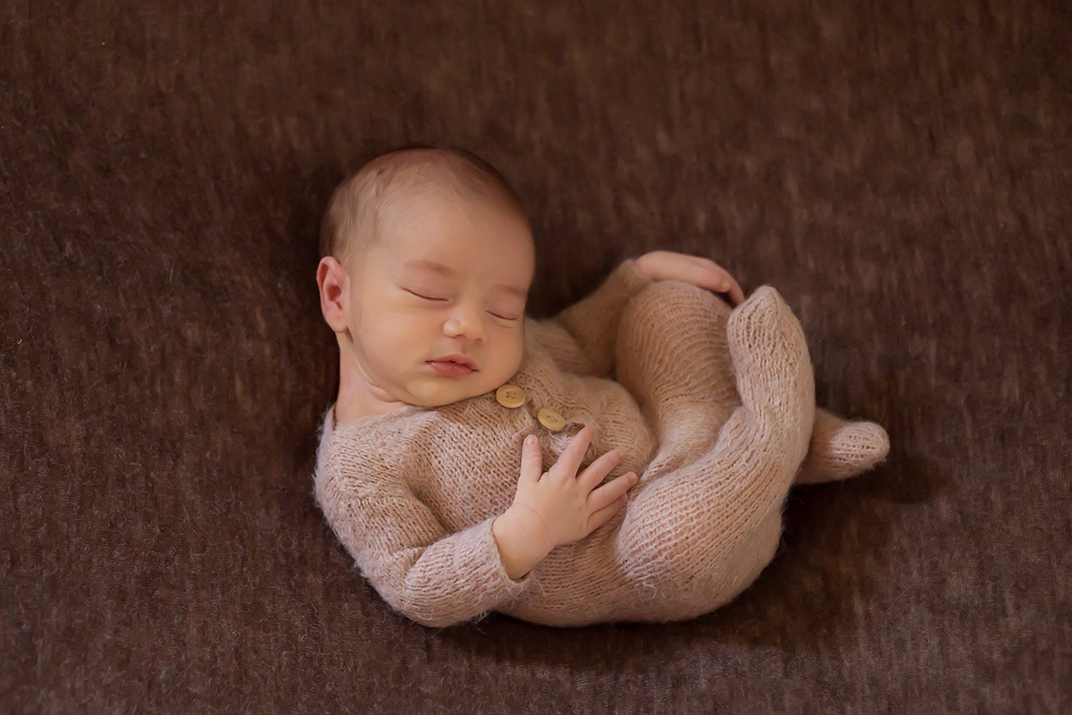 Muita fofura neste ensaio newborn do Anthony em Pará de Minas