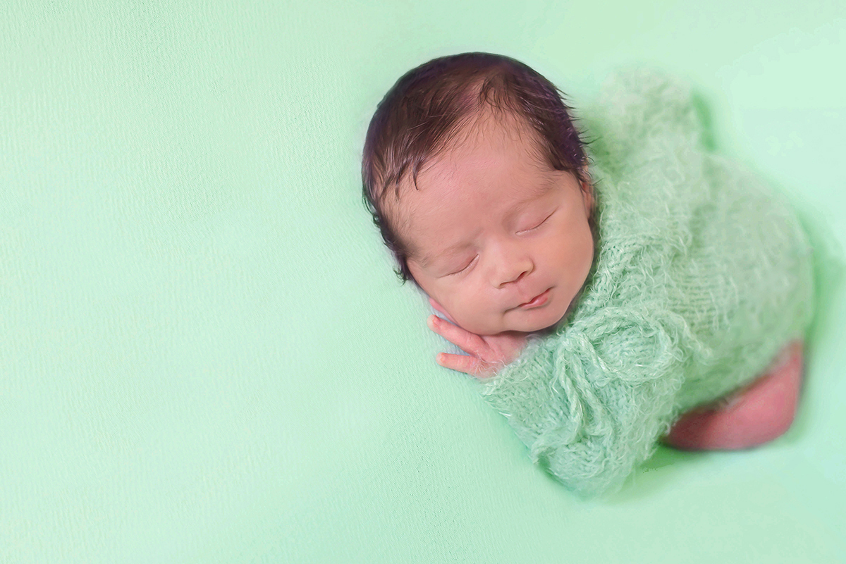 Arthur em suas fotos newborn em Pará de Minas