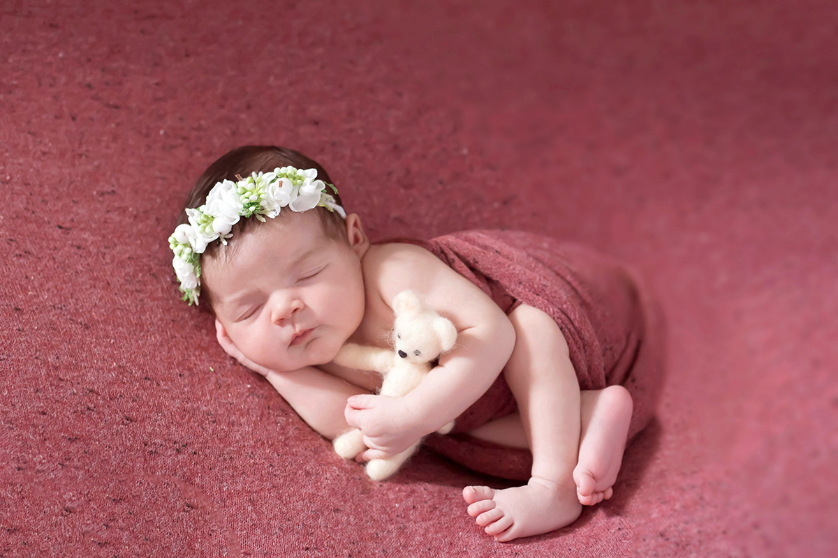Cecília esbanjando fofura em seu ensaio de neborn em Pará de Minas