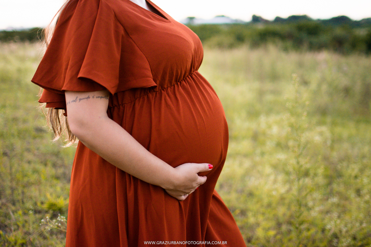 ensaio gestante no campo