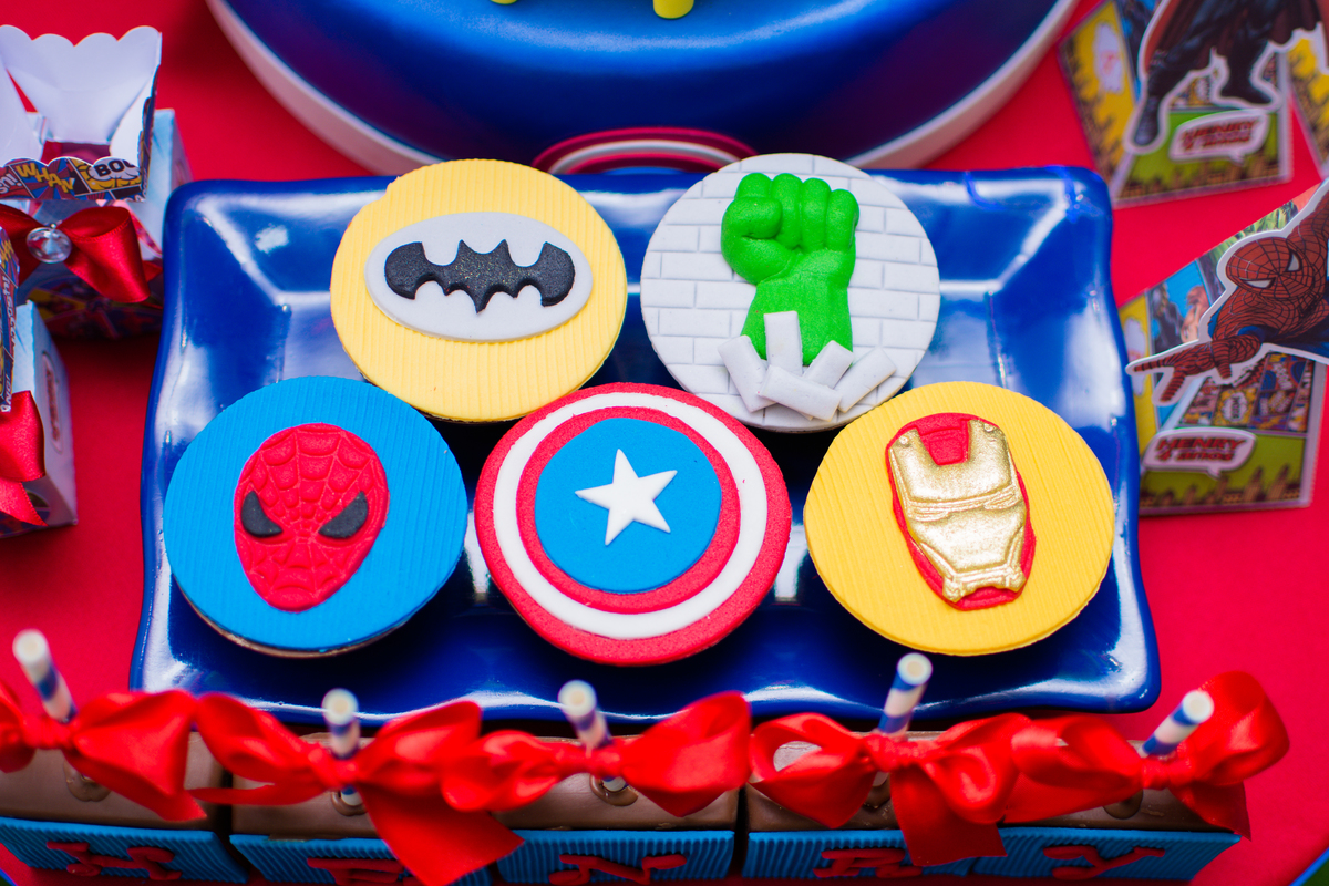 doces personalizados herois