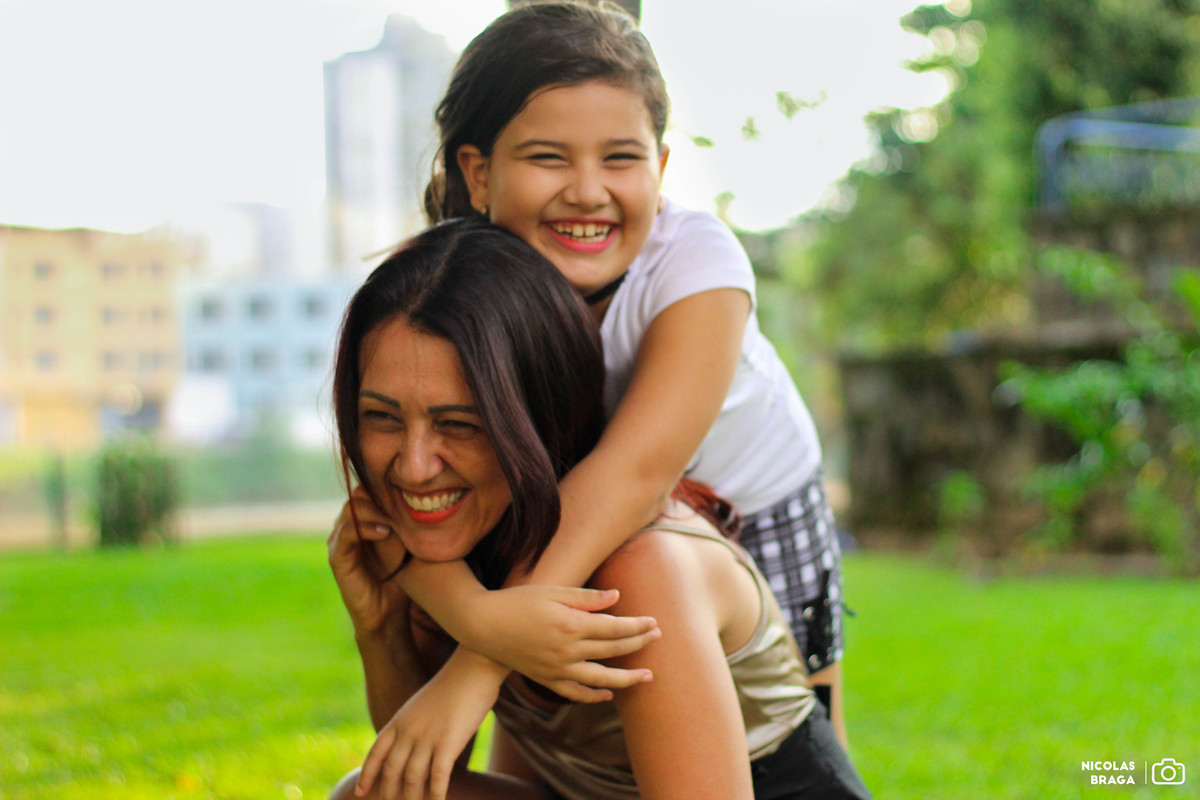 Mãe e Filha se divertindo