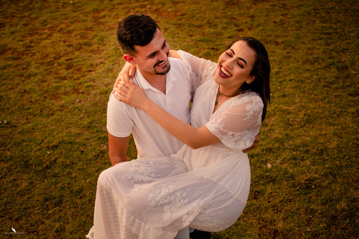 ensaio pre casamento casal feliz