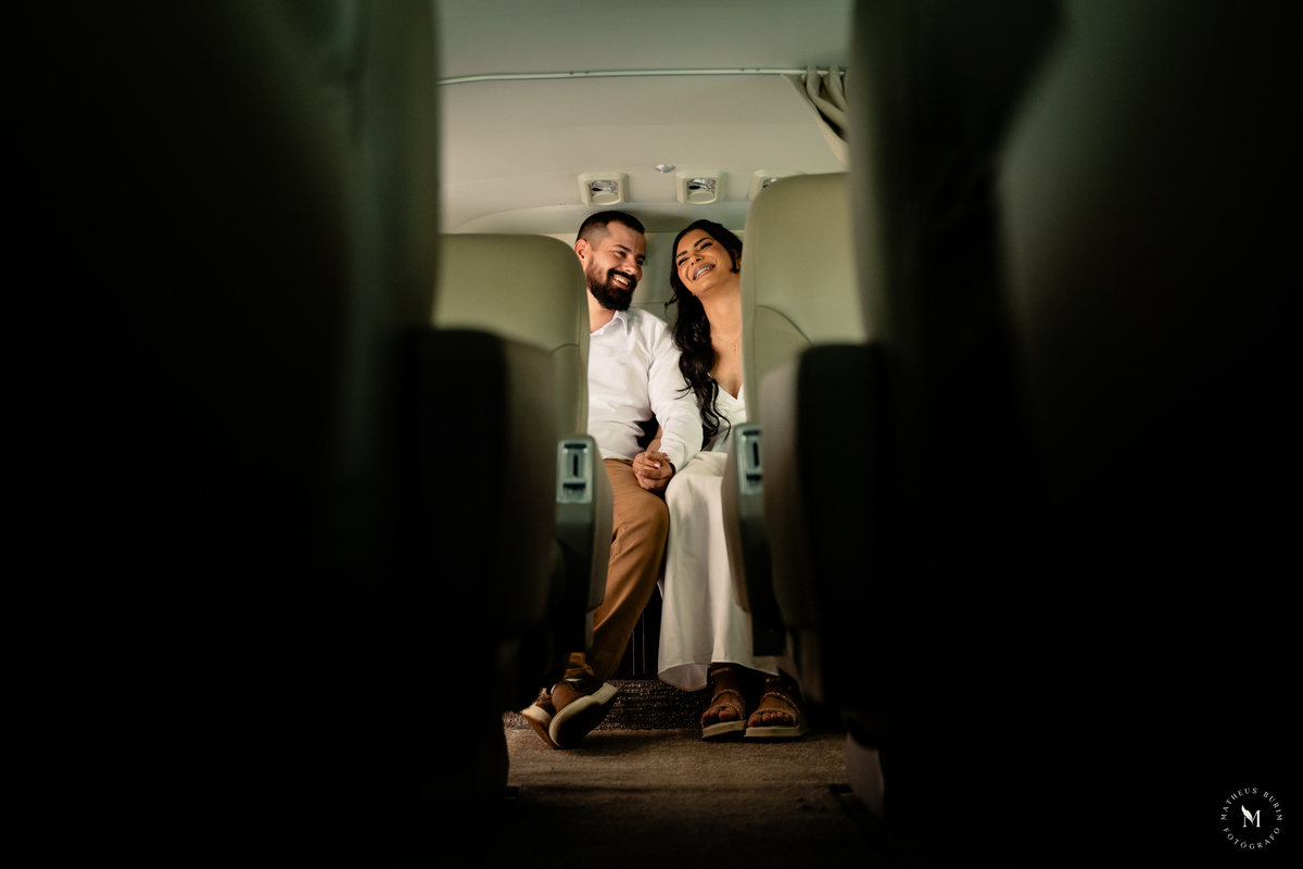 ensaio pre casamento avião aeroporto