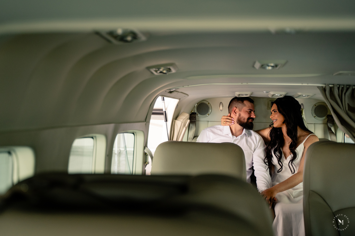 ensaio pre casamento avião aeroporto