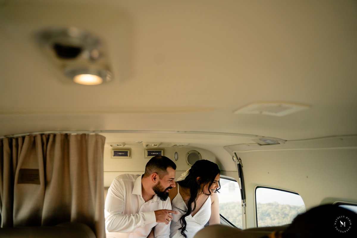 ensaio pre casamento avião aeroporto