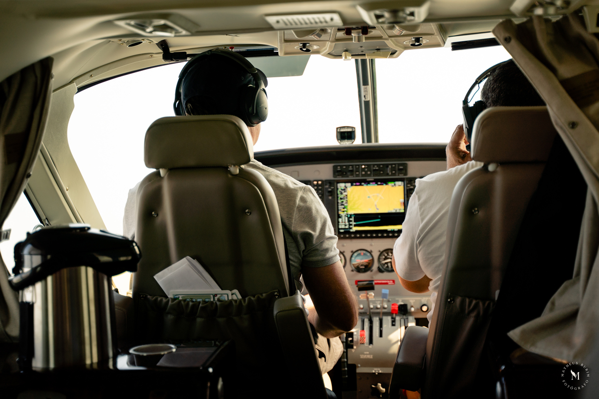 ensaio pre casamento avião aeroporto