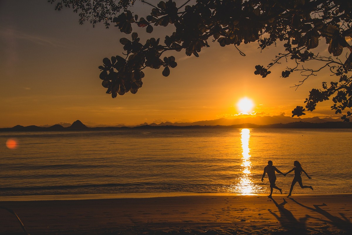 Fotos do ensaio de pré casamento de Rogelio e Lilian na praia de Anchieta ES