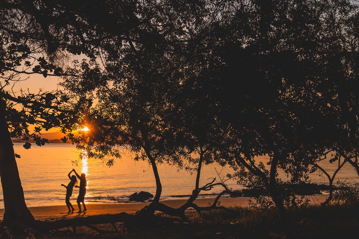Fotos do ensaio de pré casamento de Rogelio e Lilian na praia de Anchieta ES