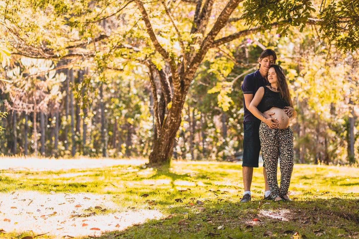 ensaio de gestante realizado em Vargem alta no sitio colina park com o casal de iconha