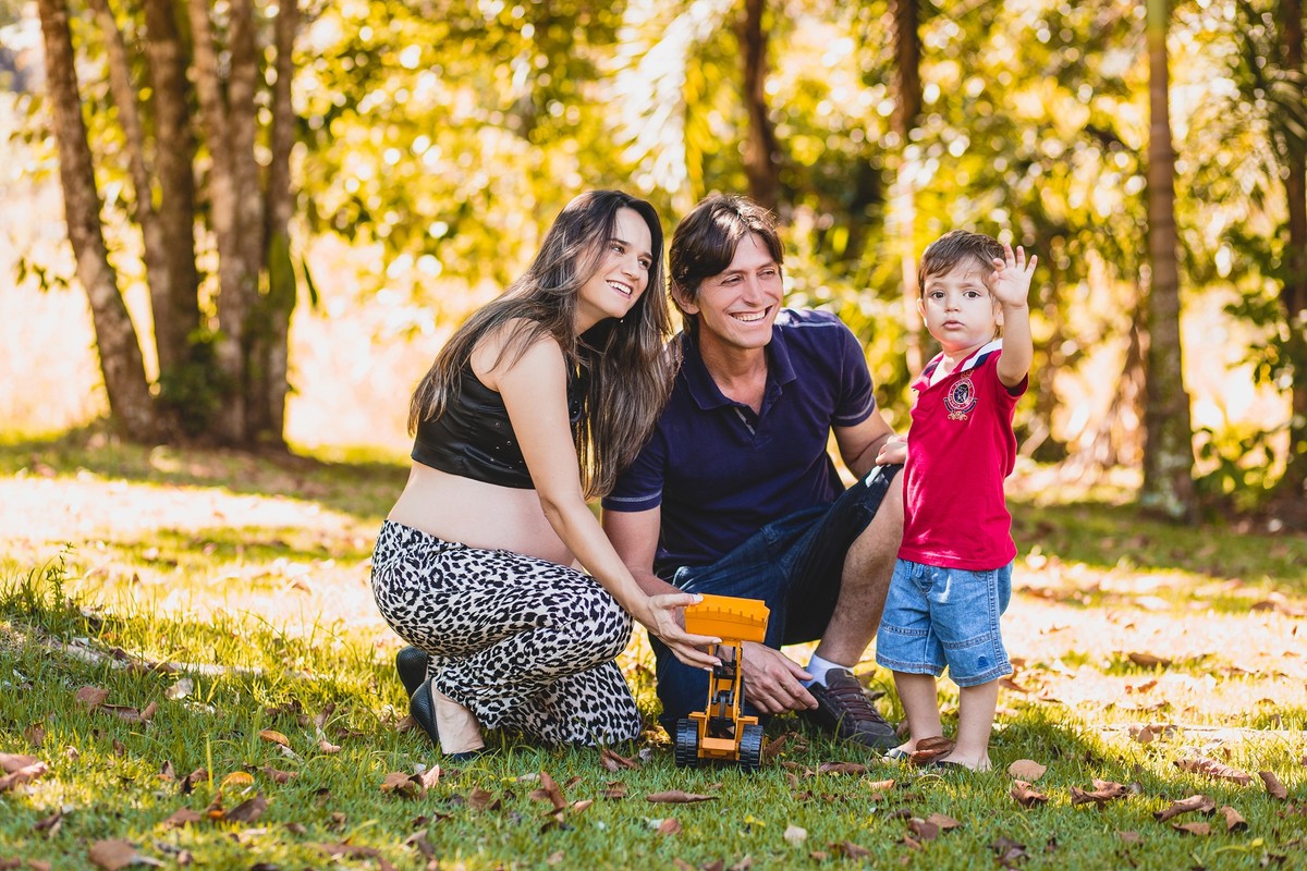 ensaio de gestante realizado em Vargem alta no sitio colina park com o casal de iconha