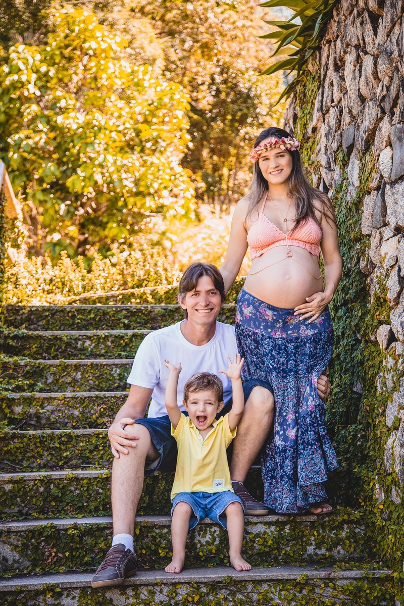 ensaio de gestante realizado em Vargem alta no sitio colina park com o casal de iconha