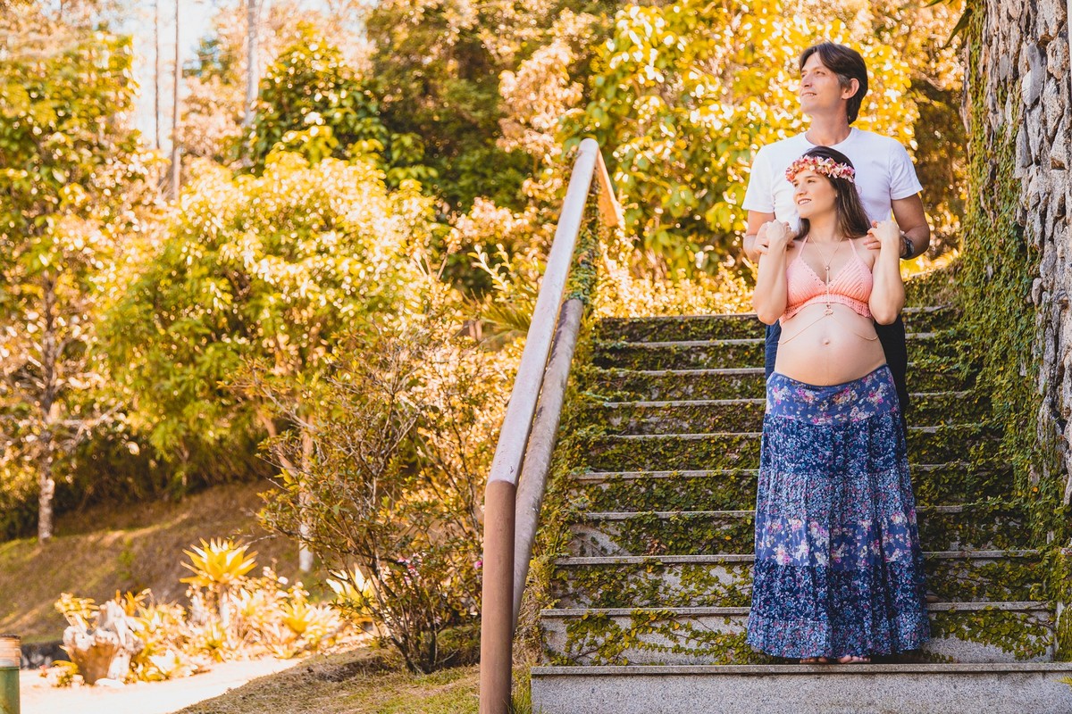 ensaio de gestante realizado em Vargem alta no sitio colina park com o casal de iconha