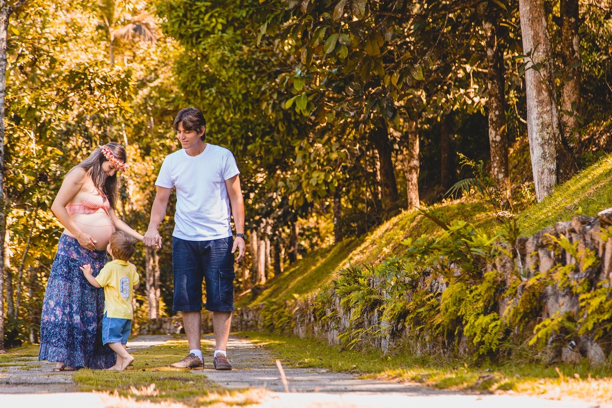 ensaio de gestante realizado em Vargem alta no sitio colina park com o casal de iconha