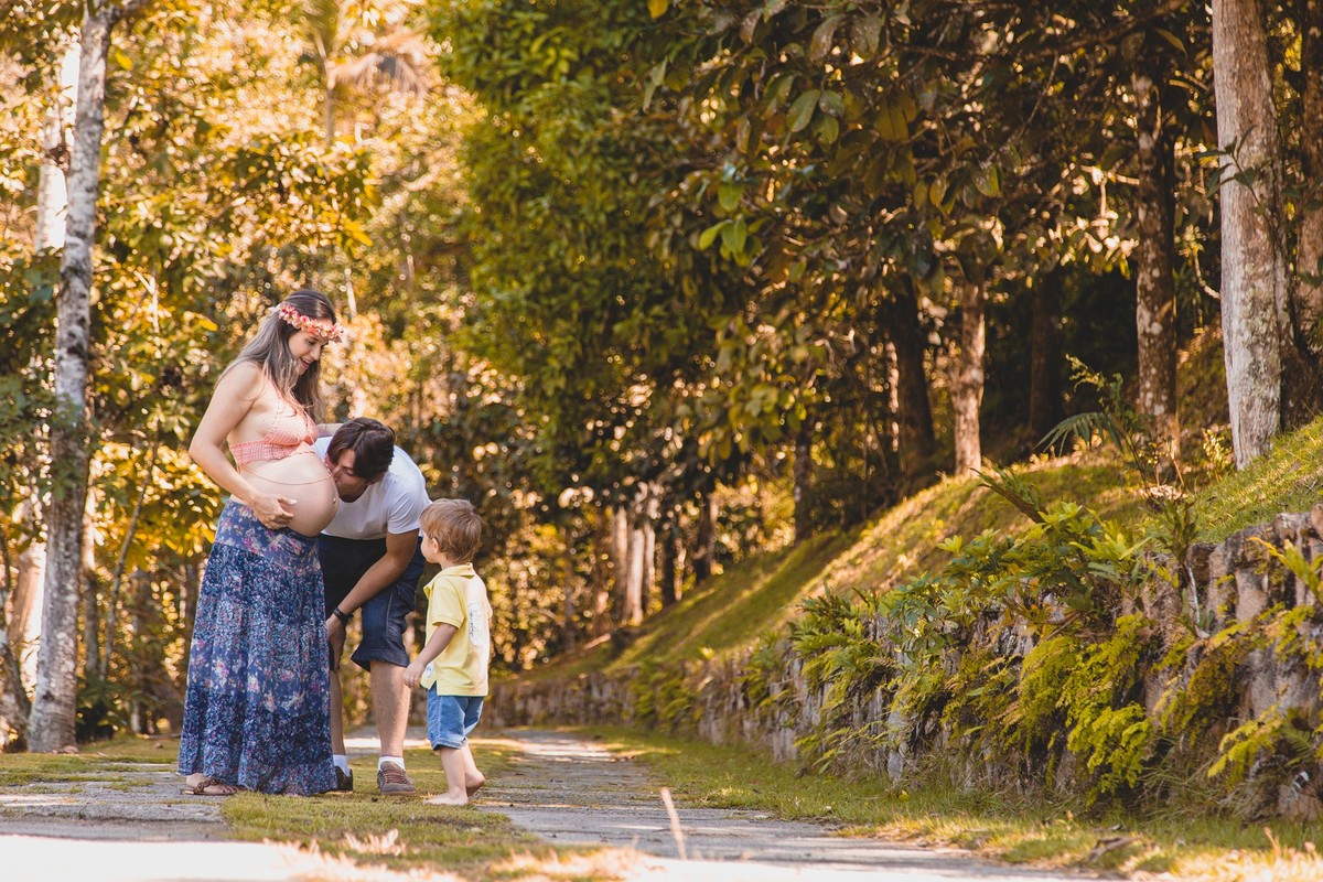 ensaio de gestante realizado em Vargem alta no sitio colina park com o casal de iconha