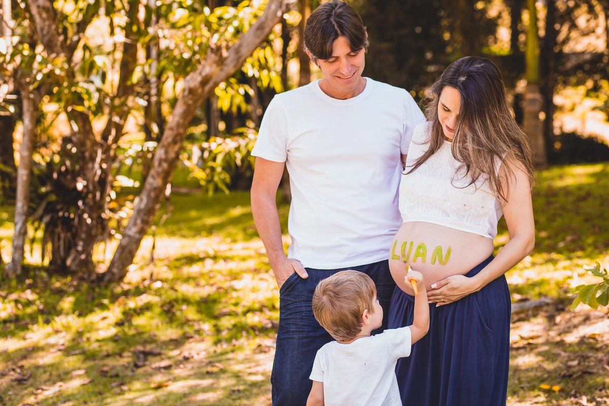 ensaio de gestante realizado em Vargem alta no sitio colina park com o casal de iconha