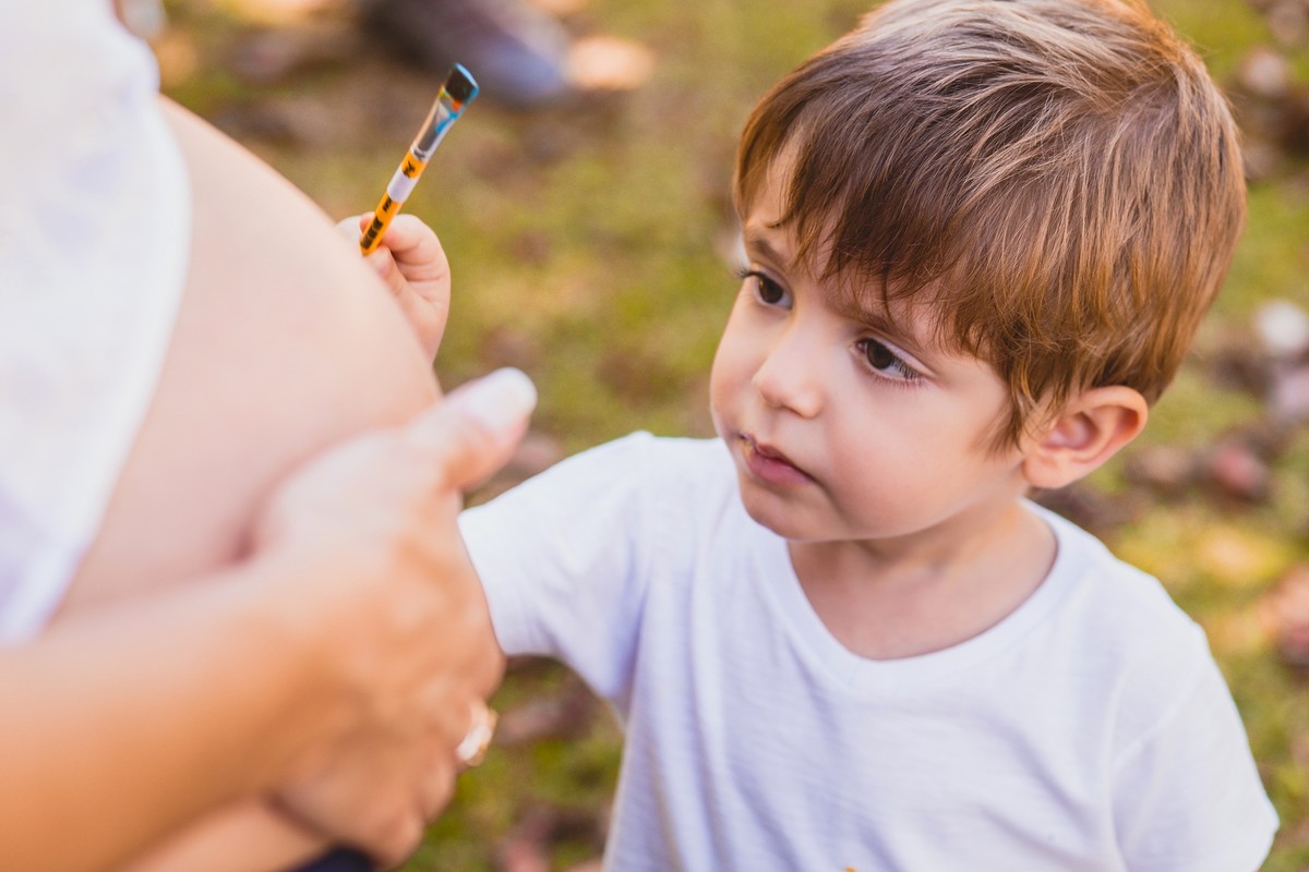 ensaio de gestante realizado em Vargem alta no sitio colina park com o casal de iconha