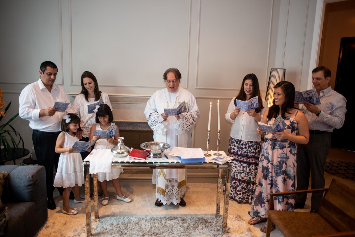 Batismo catolico em casa, batismo tamboré, padra na minha casa, jesus cristo, batismo infantil, alphaville e arredores, batismo, fotografo da familia