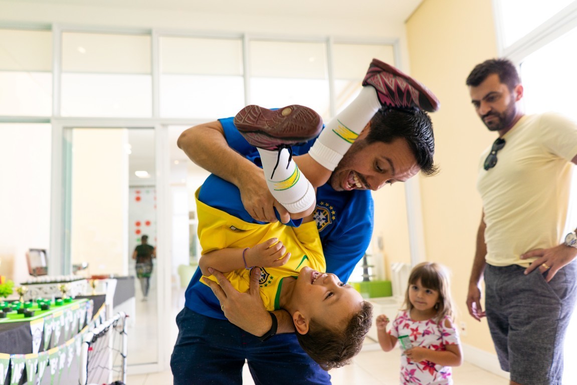 Aniversário em Casa, Alphaville, Fotografo documental, Aniversário Documental, Foto de guerra de bexiguinhas, Alphaville e Arredores, Fotografo de aniversario em alphaville, Fotografia feliz, Fotografia de criança, Fotografo de aniversário em Barueri