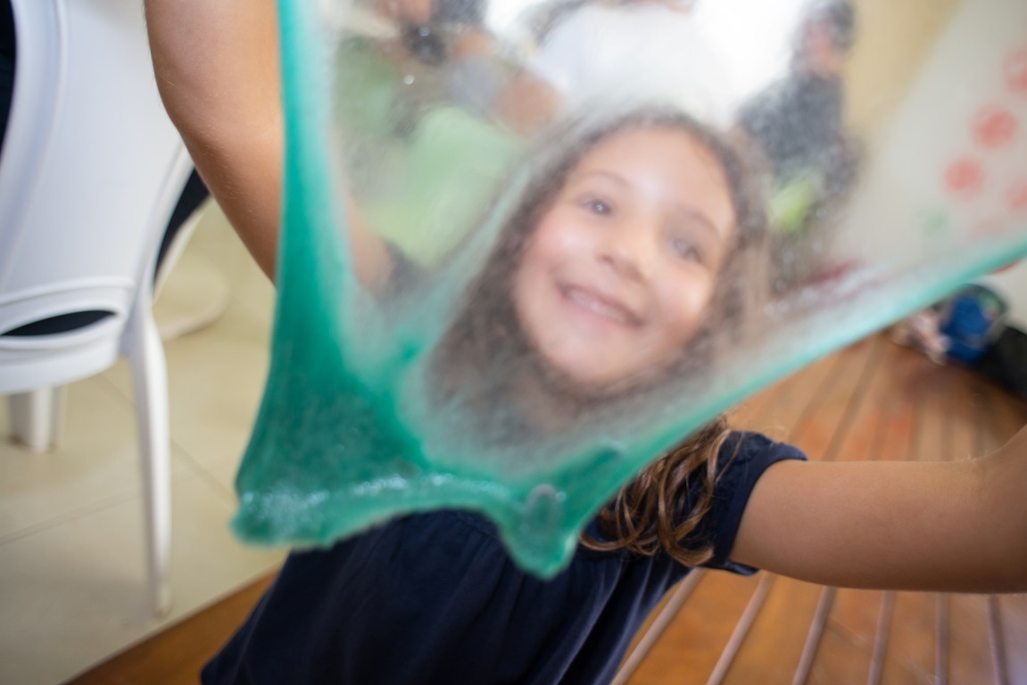 Aniversário em Casa, Alphaville, Fotografo documental, Aniversário Documental, Foto de guerra de bexiguinhas, Alphaville e Arredores, Fotografo de aniversario em alphaville, Fotografia feliz, Fotografia de criança, Fotografo de aniversário em Barueri