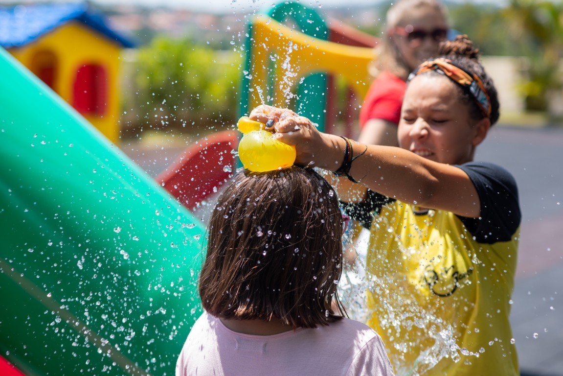 Aniversário em Casa, Alphaville, Fotografo documental, Aniversário Documental, Foto de guerra de bexiguinhas, Alphaville e Arredores, Fotografo de aniversario em alphaville, Fotografia feliz, Fotografia de criança, Fotografo de aniversário em Barueri