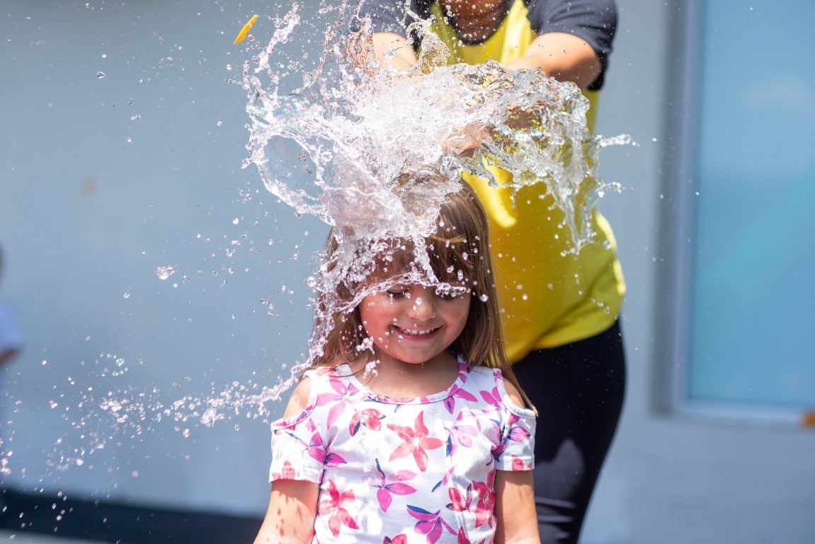 Aniversário em Casa, Alphaville, Fotografo documental, Aniversário Documental, Foto de guerra de bexiguinhas, Alphaville e Arredores, Fotografo de aniversario em alphaville, Fotografia feliz, Fotografia de criança, Fotografo de aniversário em Barueri