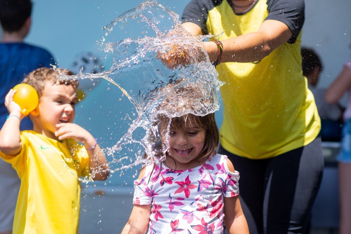 Aniversário em Casa, Alphaville, Fotografo documental, Aniversário Documental, Foto de guerra de bexiguinhas, Alphaville e Arredores, Fotografo de aniversario em alphaville, Fotografia feliz, Fotografia de criança, Fotografo de aniversário em Barueri