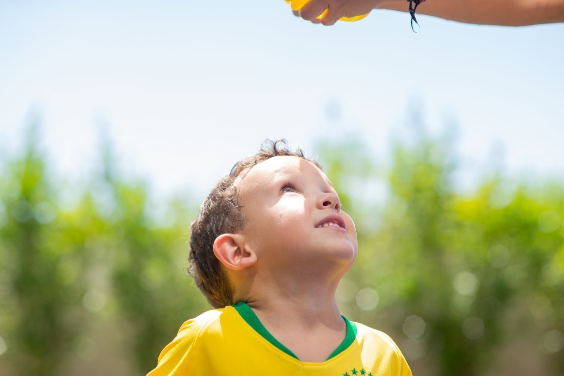 Aniversário em Casa, Alphaville, Fotografo documental, Aniversário Documental, Foto de guerra de bexiguinhas, Alphaville e Arredores, Fotografo de aniversario em alphaville, Fotografia feliz, Fotografia de criança, Fotografo de aniversário em Barueri